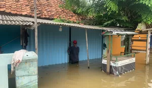 Banjir di Telukjambe Barat Karawang, Hampir 1.000 Warga Jadi Korban dan Harus Mengungsi