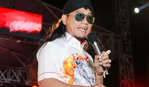 Viral Poster Santri Tolak Mundurnya Gus Miftah dari Utusan Khusus Presiden, Netizen: Sadarlah Wahai Manusia Sesat