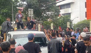 Ketua Bawaslu Bogor Temui Massa Aksi, Janji Proses Dugaan Pelanggaran di TPS Tugu Selatan Cisarua