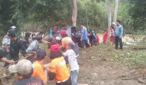 Banjir Bandang di Curugluhur Sukabumi, Delapan Mobil Jadi Korban