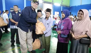 Warga Desa Pancawati Dapat Bansos dari Pemkab Bogor, Upaya Tangani Kemiskinan Ekstrem