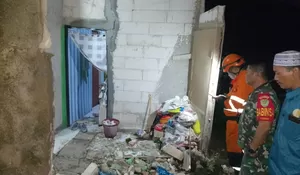 Berdiri di Tanah Urugan, Tembok Rumah Warga Ambruk Diterjang Hujan Deras di Cibuluh Bogor