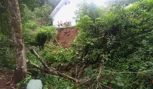Dampak Bencana Longsor Ancam SMAN 2 Kota Sukabumi, Ini yang Dilakukan BPBD