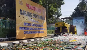 15 Ribu Botol Miras Digilas Alat Berat, Hasil Razia Sebulan di Bogor