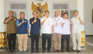 Sekda Kabupaten Sukabumi Sambut Kunjungan Deputi OJK Jabar, Terima Bantuan untuk Korban Bencana