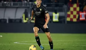 Jay Idzes Tampil Penuh, Venezia Harus Puas Berbagi Poin dengan Veron