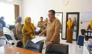 Tegakkan Disiplin Jelang Tahun Baru, Pj Wali Kota Sukabumi Sidak Ke Sekretariat Daerah