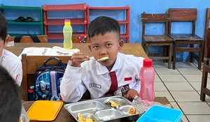 Makan Bergizi Gratis Hari Pertama di Bogor Tanpa Susu, Ini Kata Pihak Istana