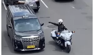 Heboh Mobil RI 36 Dikawal Patwal Arogan, Raffi Ahmad Diduga Penumpangnya