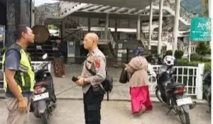 Turis Asing yang Ribut dengan Marbot di Puncak Bogor Ternyata Sempat Ditegur Karena Masuk Masjid Menggunakan Sepatu