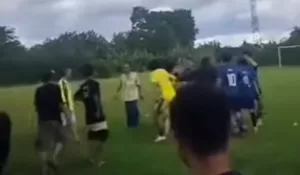 Viral Pertandingan Sepak Bola di Sukaraja Bogor Ricuh, Terjadi Baku Hantam