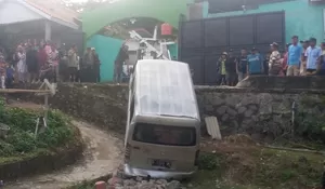 Kronologi Kecelakaan Mobil Jatuh dan Timpa Nenek 87 Tahun di Cibungbulang Bogor