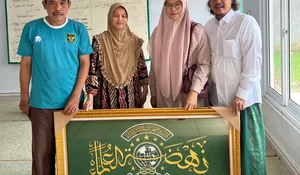 Anggota DPRD Ahmad Aswandi Perkuat Silaturahmi dengan Alim Ulama di Bogor, Berikan Bingkai Nahdlatul Ulama ke Majelis hingga Pesantren