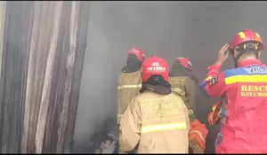 Damkar Tafsir Kerugian Kebakaran Ruko di Cibuluh Bogor Capai Setengah Miliar