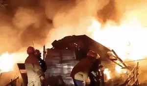 Kebakaran Hebat Lapak Rongsokan di Ciomas Bogor, 7 Jam Baru Bisa Dipadamkan