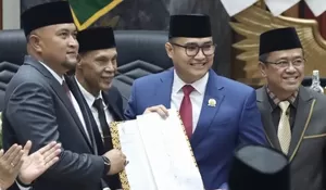 DPRD Bogor Paripurnakan Rudy Susmanto - Jaro Ade Sebagai Bupati dan Wakil Bupati Terpilih, Komitmen Kawal Kebijakan Rakyat
