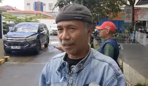 Datang dari Sukabumi, Enjang Cari Keluarganya yang Diduga Jadi Korban Kecelakaan Gerbang Tol Ciawi