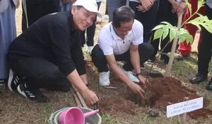  Pj Bupati Bogor Bersama Menteri Lingkungan Hidup Kunjungi SMAN 1 Sukaraja, Perkuat Kesadaran Lingkungan Generasi Muda