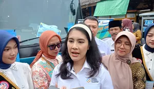 Wamen Isyana Bagoes Oka Tinjau Pelaksanaan MBG dan Pelayanan KB di Pasar Plered Purwakarta