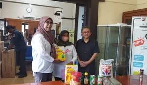 Kolaborasi Bareng STIS Kemensos, Dinas Sosial Kota Bogor Salurkan Bantuan buat Ratusan Warga