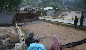 Jembatan Hankam Puncak Terputus, Nurunnisa Minta Pemda Siapkan Jembatan Darurat