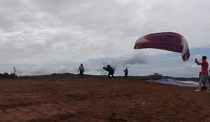 Sukabumi Bakal Punya Wisata Dirgantara, Paramotor dan Pesawat Mikrolet Siap Pacu Adrenalin Kamu!