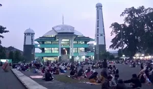 Alun-Alun Palabuhanratu jadi Tempat Favorit Ngabuburit saat Ramadan