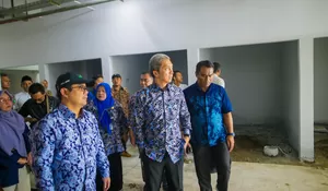 Kecewa saat Sidak Proyek Pasar Sukasari, Wali Kota Bogor Dedie Rachim Minta Kontraktor Lebih Gercep