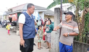 Turun Langsung Bantu Bersihkan Banjir, Wali Kota Bekasi Tri Adhianto Diapresiasi Warga