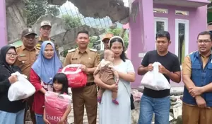 Wakil Bupati Sukabumi Turun Tangan, Serahkan Bantuan kepada Keluarga Terdampak Bencana