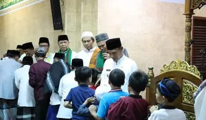 Tarawih Keliling di Cileungsi, Wakil Bupati Bogor Ajak Warga Tanam Pohon