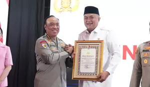 Dukung Pendirian SMA Kemala Taruna, Bupati Bogor Rudy Susmanto Dapat Penghargaan dari Kapolri