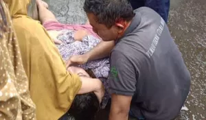 Asik Main HP, Dua Warga cileungsi Tersambar Petir