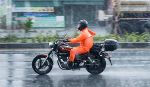 5 Tips dan Trik Mudik menggunakan Motor saat Lebaran Idul Fitri dengan Aman ketika Musim Hujan 