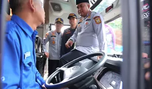 Demi Keamanan Pemudik, Bupati Rudy Susmanto Lakukan Inspeksi Pastikan Armada Bus Laik Jalan