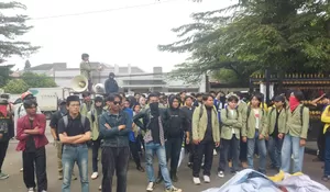 Tolak Revisi UU TNI, Mahasiswa Gelar Unjuk Rasa di DPRD Kota Bogor
