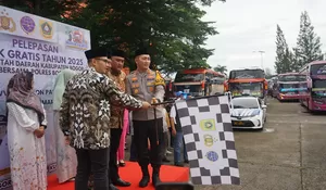 Bupati Bogor Rudy Susmanto Lepas 1.600 Pemudik di Stadion Pakansari Cibinong
