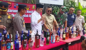 H-1 Lebaran, Pemkot Bogor Musnahkan 1.792 Miras Hasil Operasi Selama Ramadan