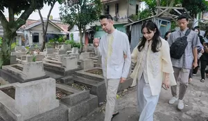 Nagita Slavina Kembali Dicap Sombong, Enggan Sapa Warga Saat Kunjungi Makam Keluarga di Bandung   