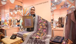 Kisah Sukses UMKM Unici Songket Silungkang, Upaya BRI Dorong Produk Warisan Budaya Tembus Pasar Internasional