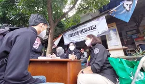 Disdukcapil Kota Bandung Cek Data Kependudukan Warga Pasca Mudik Lebaran di Stasiun dan Terminal