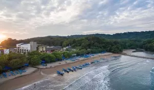 Daftar Hotel di Pangandaran untuk Akomodasi saat Liburan Romantis bersama Pasangan