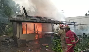 Rumah Kontrakan di Cileungsi Terbakar Hebat, Kerugian Ditaksir Capai Rp100 Juta