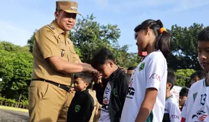 Tri Adhianto Bakar Semangat SSB Tajimalela yang Wakili Kota Bekasi di Kuala Lumpur Cup 2025