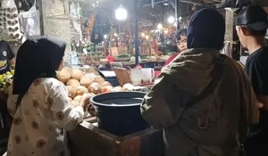 Harga Kelapa Parut di Pasar Rebo Purwakarta Naik hingga Rp 25 Ribu Per butir, Omset Pedagang Turun 50 Persen