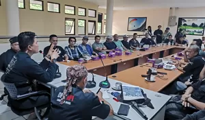 Driver dan Pemandu Wisata Puncak Bogor Geruduk Kantor Disbudpar, Minta PT Indogate Ditutup Imbas Tarif Murah