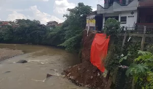 Tebing 8 Meter Longsor di Paledang Bogor, 2 Rumah Terancam Ambruk, Penghuni Diminta Relokasi