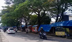 Bakal Ditertibkan, PKL di Trotoar Jalan Raya Citayam Ngarep Direlokasi ke Tempat Baru