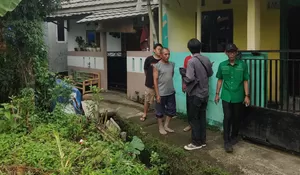 Reses si Bojong Pondok Terong, Siswanto Disuguhi Warga Drainase Buruk hingga Rumah Ambruk