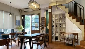 Deretan Cafe Dekat Stasiun KRL Cikini yang Cocok untuk Santai dan Ngopi bareng Teman 